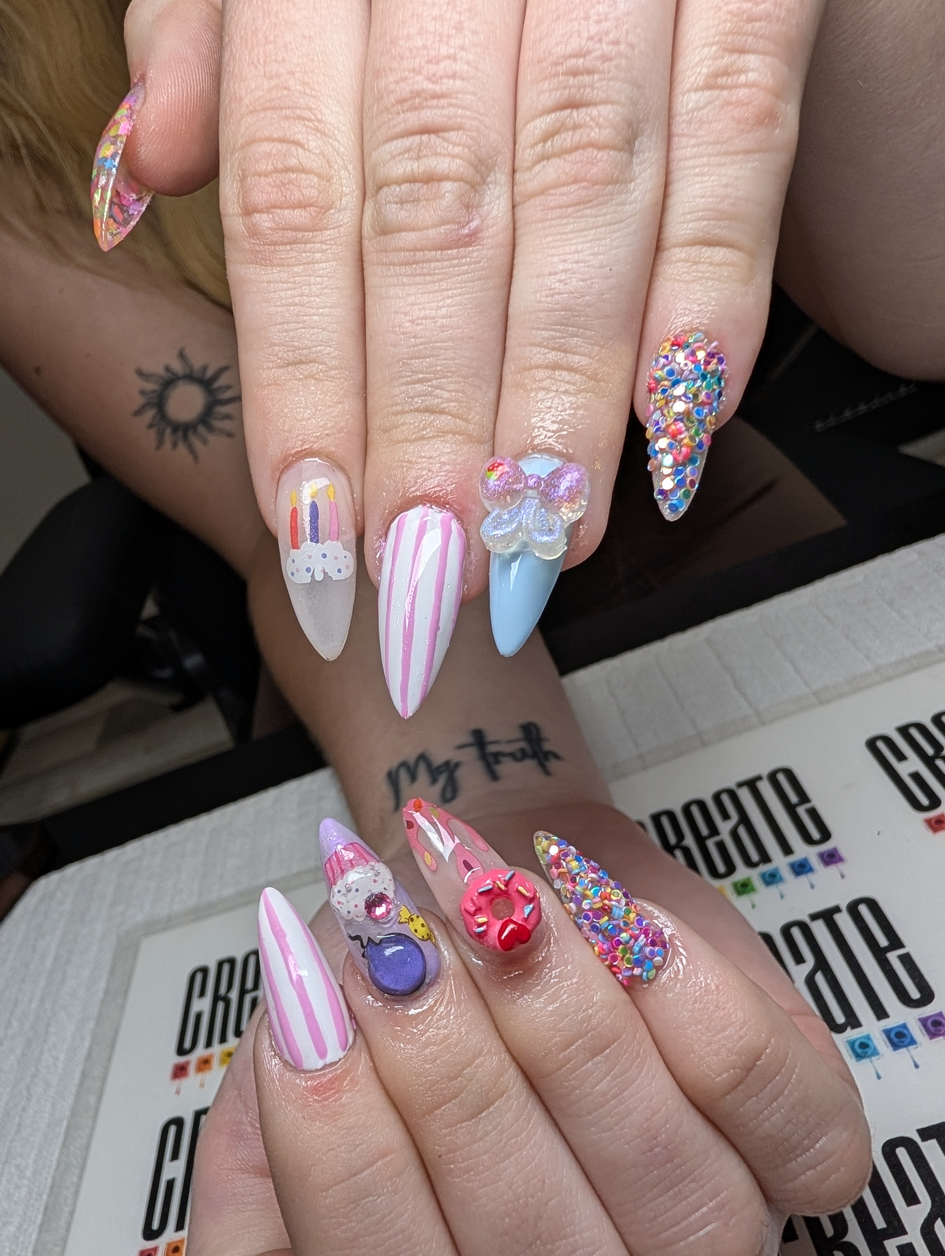 Maximum nail art set.